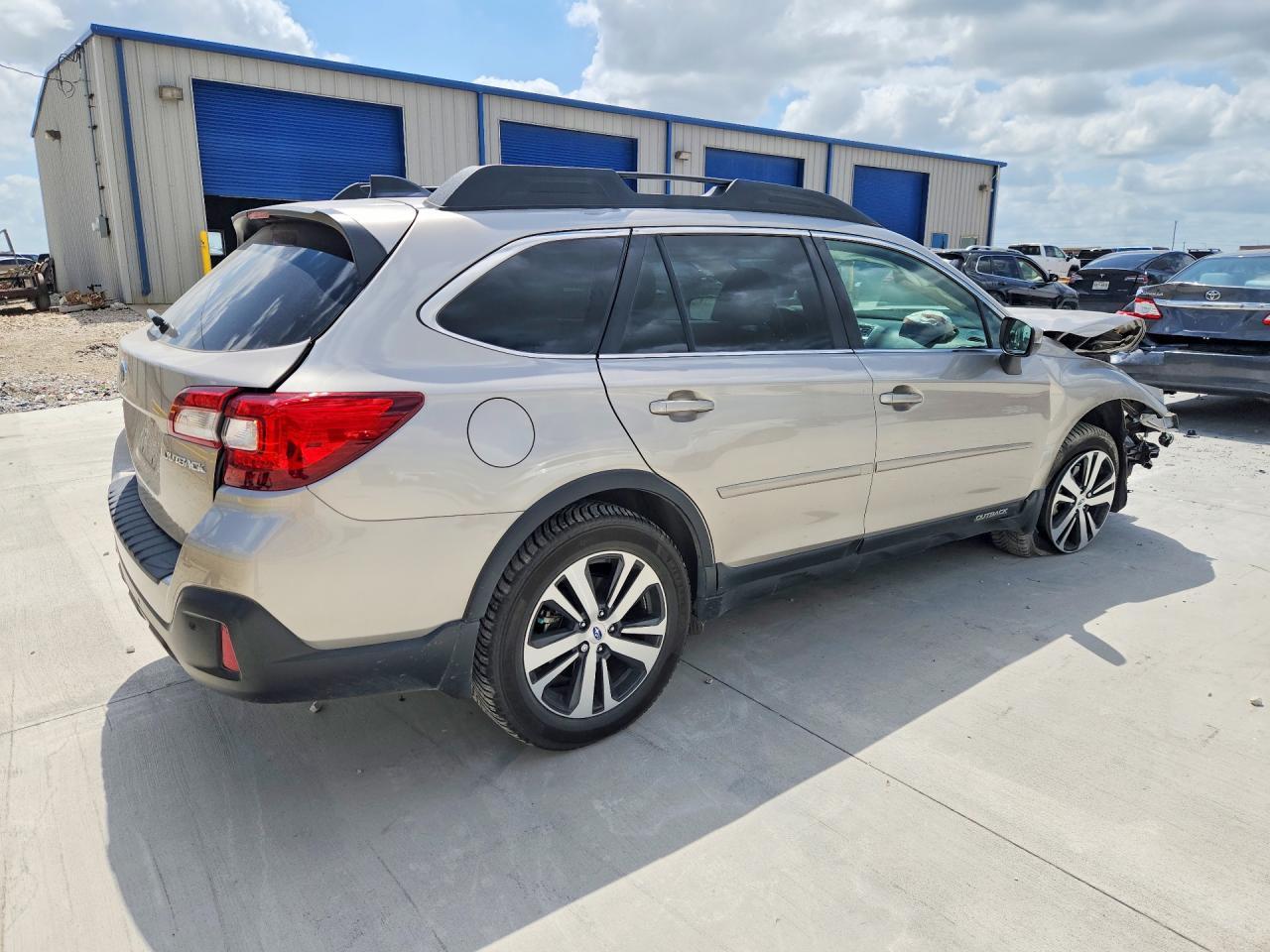 2019 Subaru Outback 2.5I Limited - Image 3