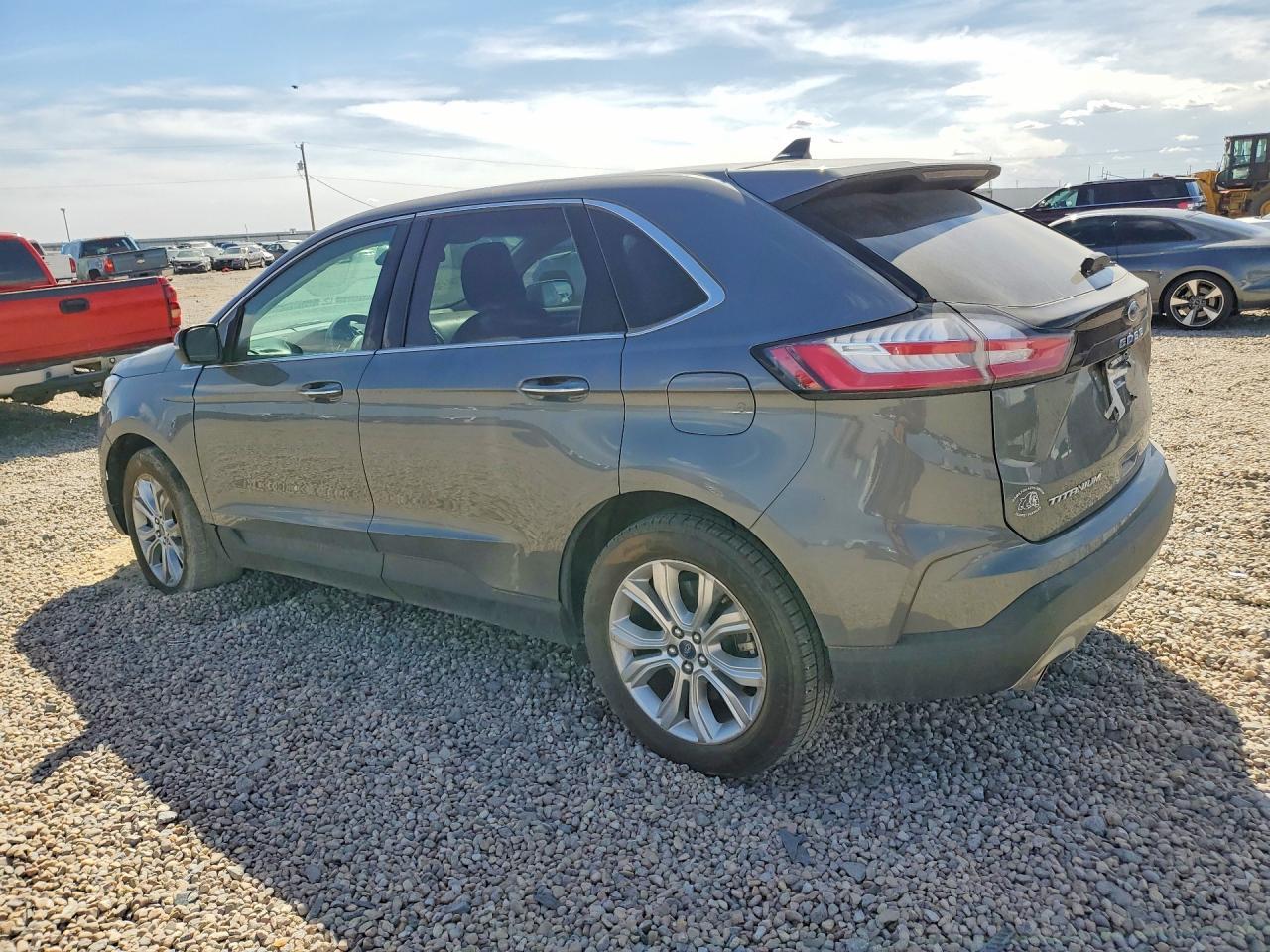 2022 Ford Edge Titanium - Фото 2