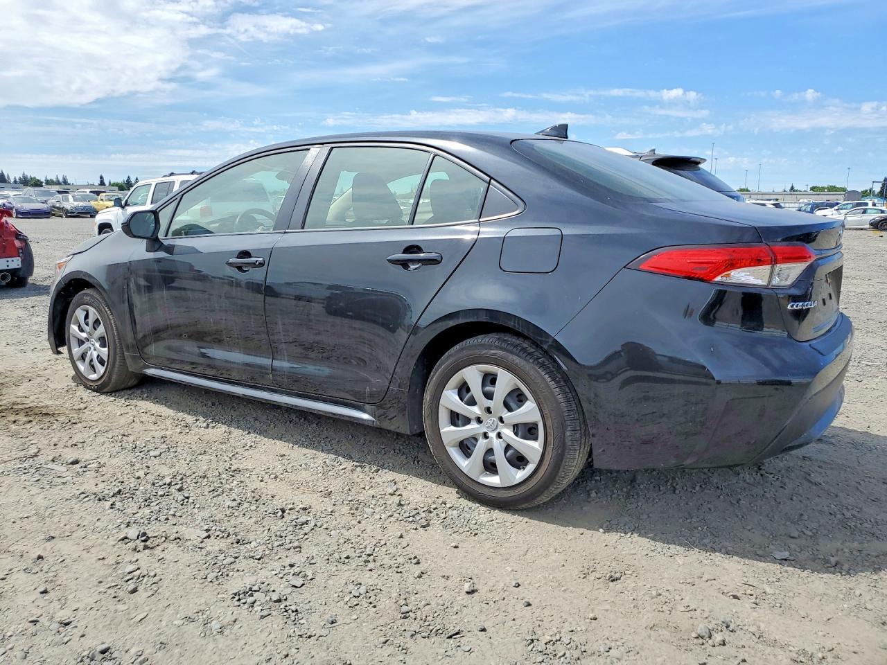 2021 Toyota Corolla Le - Image 2