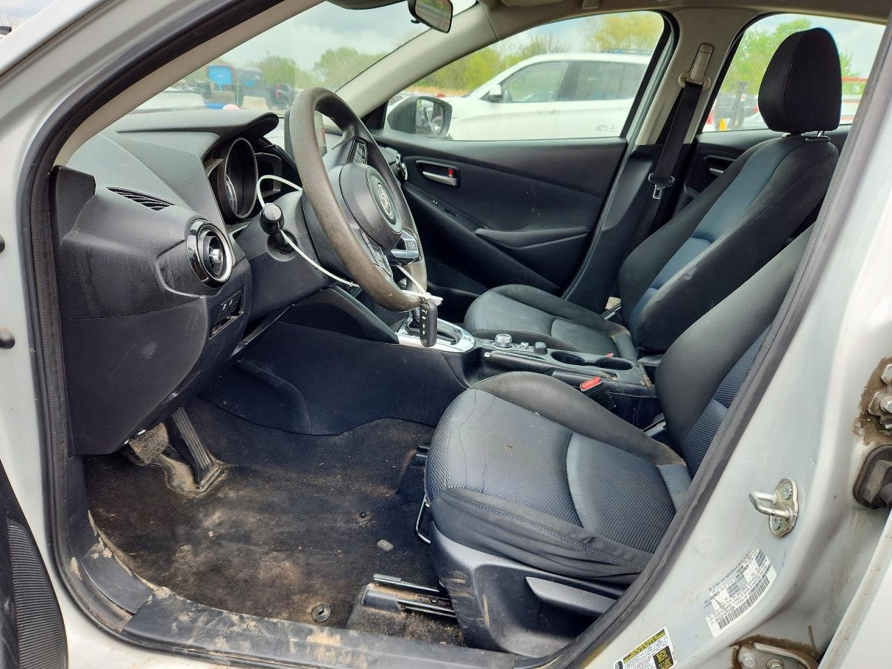 2019 Toyota Yaris Le - Фото 7
