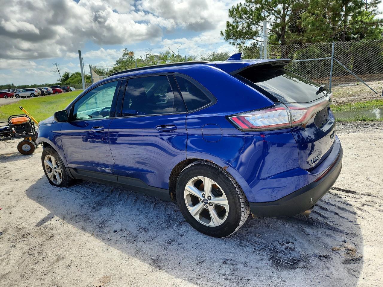 2015 Ford Edge Se - Image 2