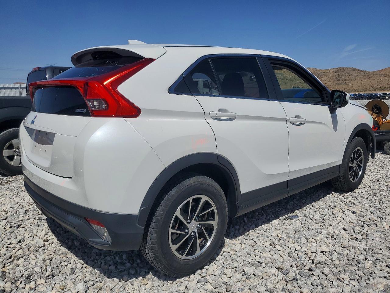 2020 Mitsubishi Eclipse Cross Es - Фото 3