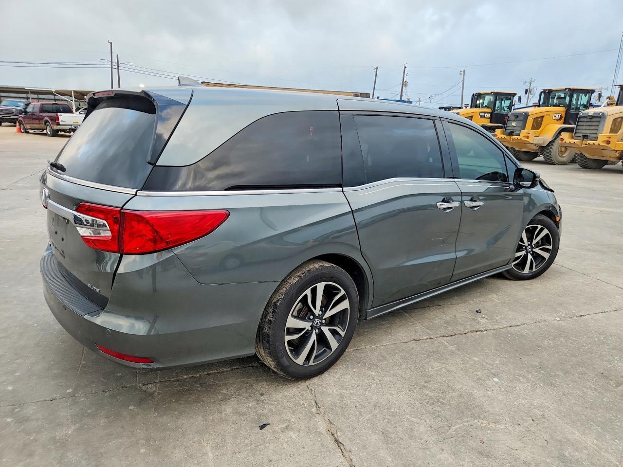 2018 Honda Odyssey Elite - Image 3