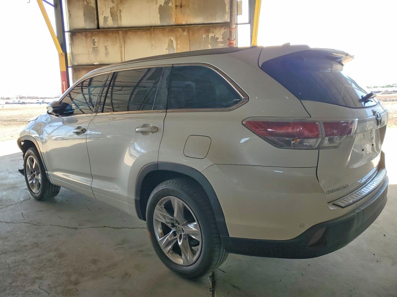 2015 Toyota Highlander Limited - Image 2