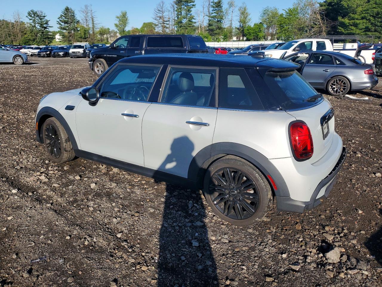 2022 Mini Cooper - Фото 2
