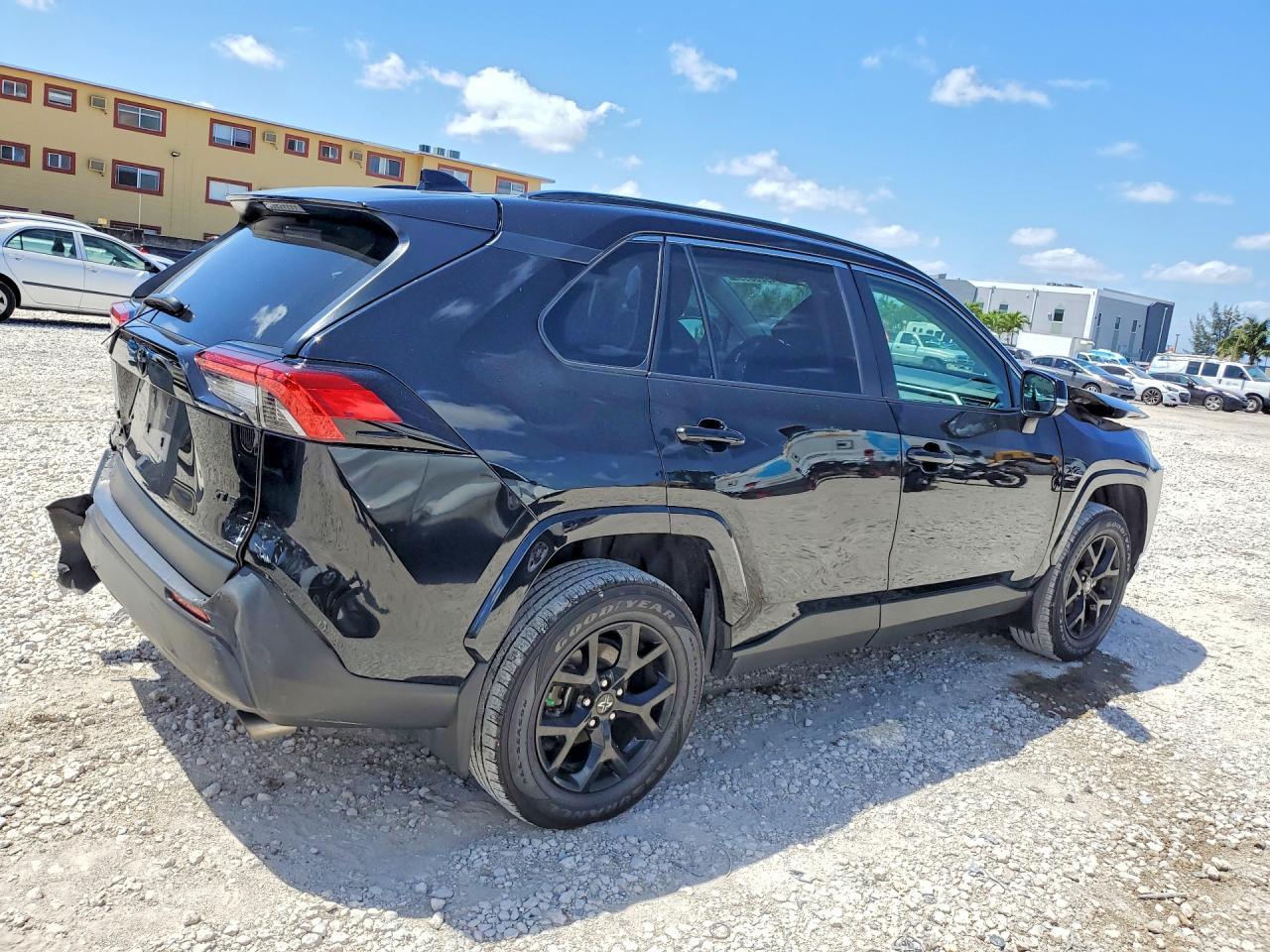 2024 Toyota Rav4 Xle - Image 3