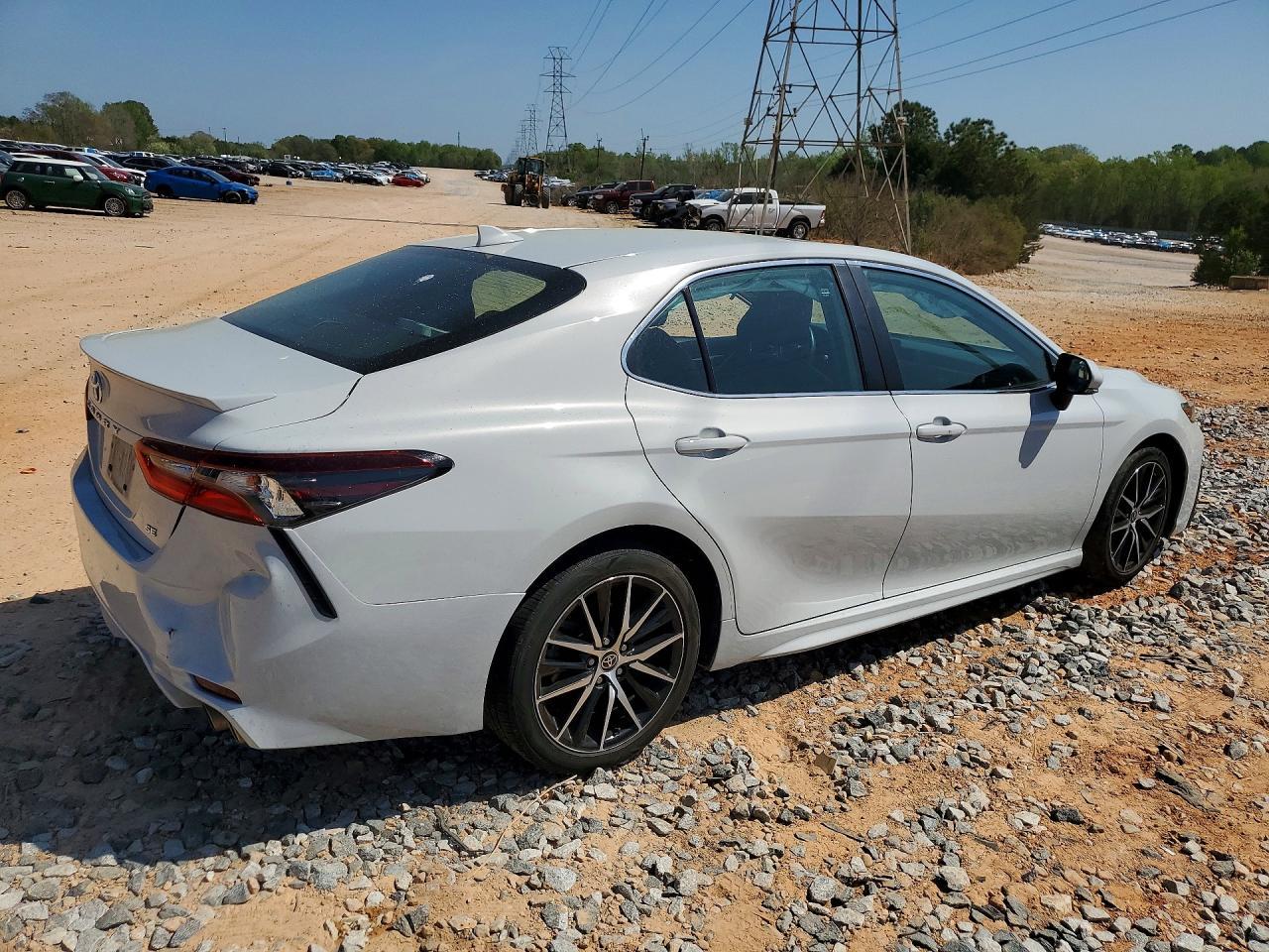 2023 Toyota Camry Se - Image 3
