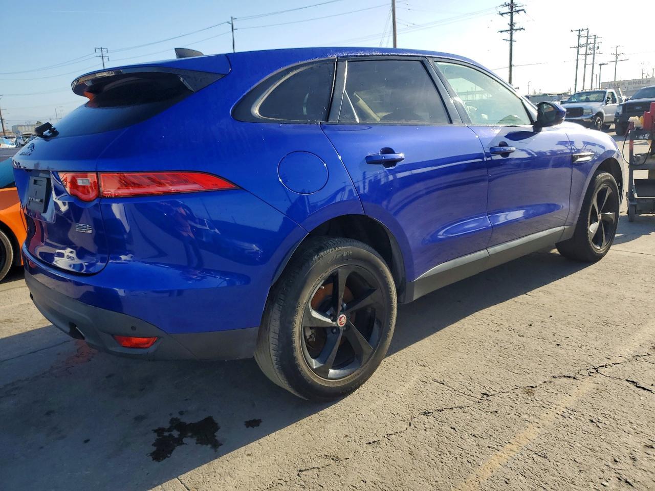 2020 Jaguar F-Pace Premium - Image 3