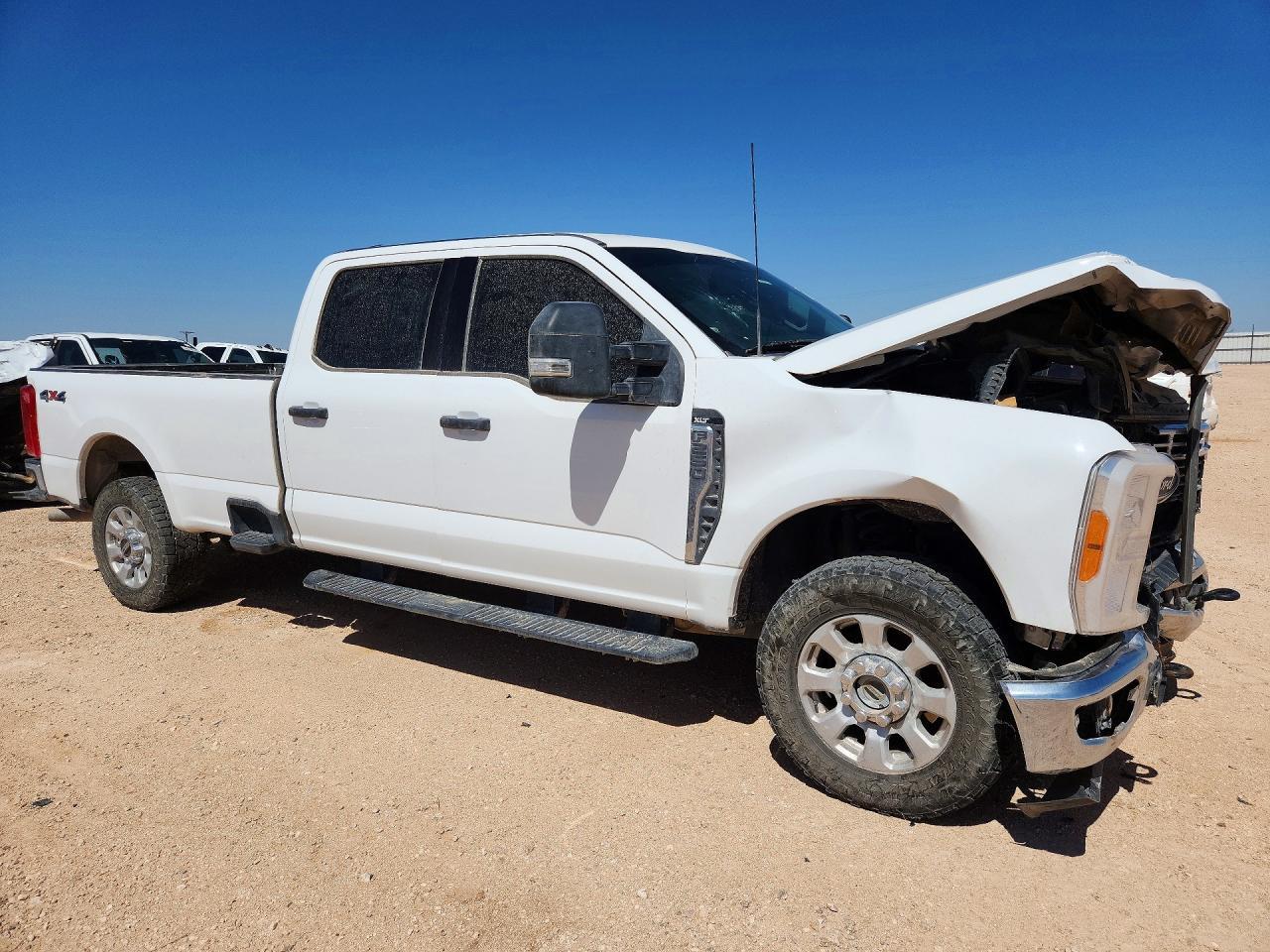 2023 Ford F250 Super Duty - Фото 4