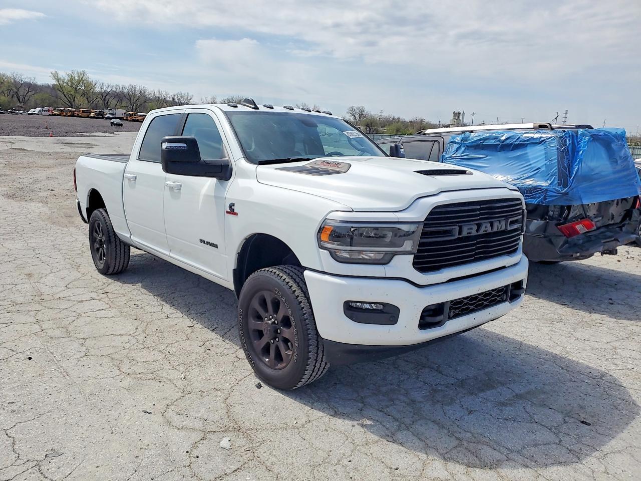 2024 Ram 3500 Laramie - Фото 4