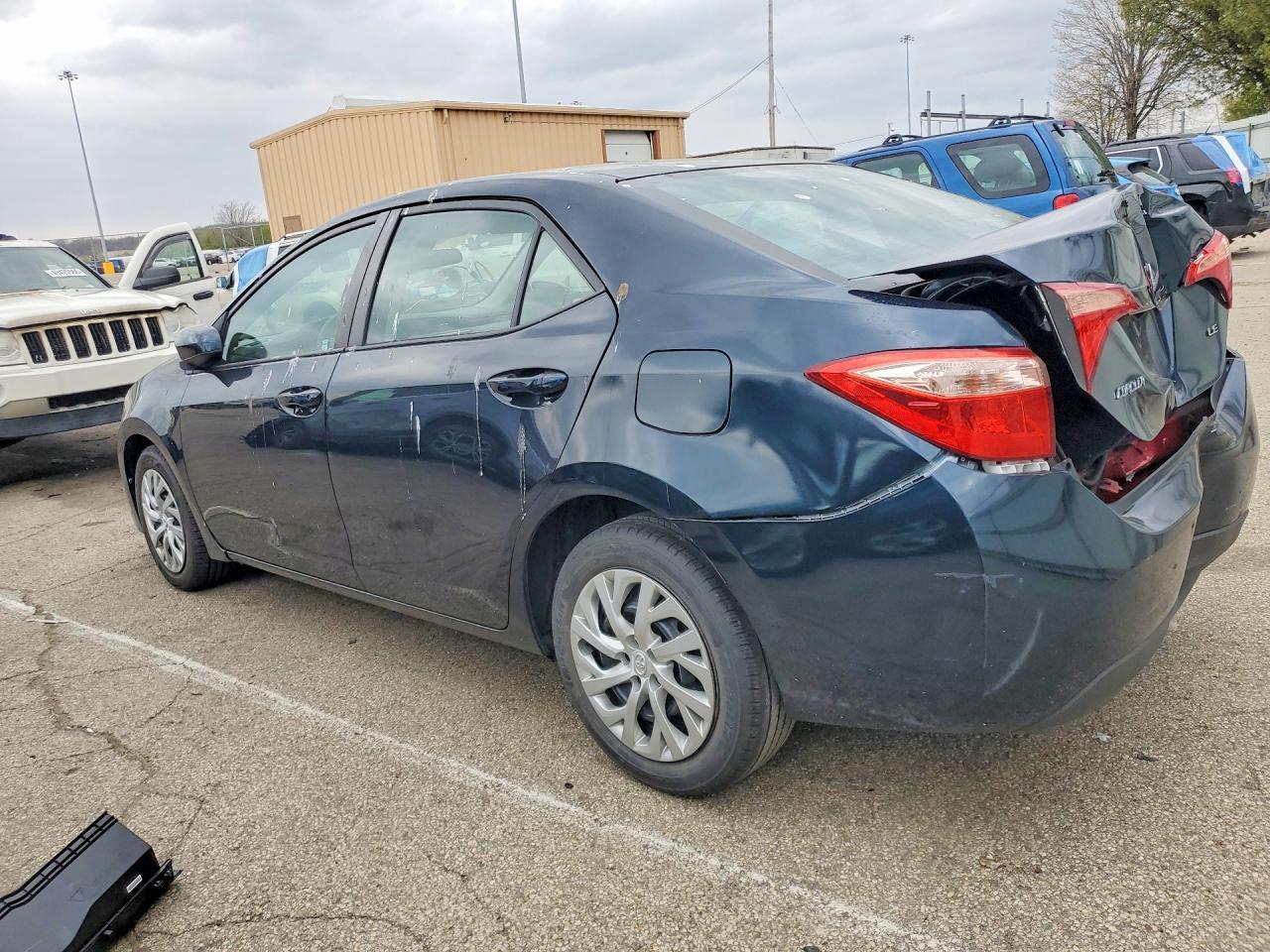 2017 Toyota Corolla Le - Фото 2