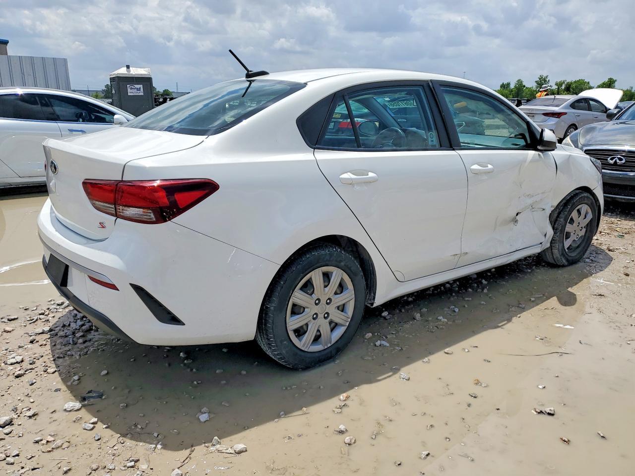 2021 Kia Rio S - Фото 3