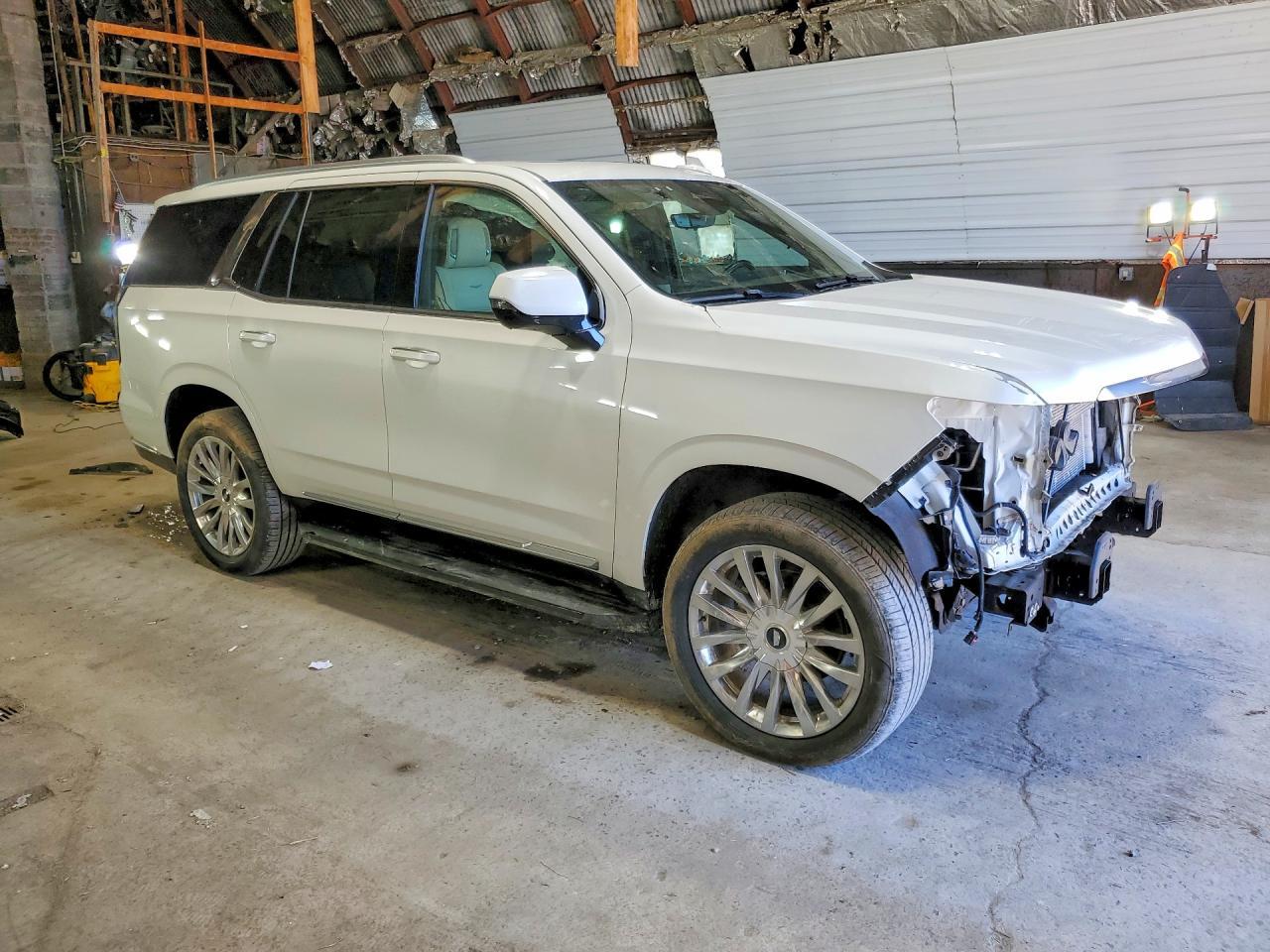 2021 Cadillac Escalade Premium Luxury - Image 4