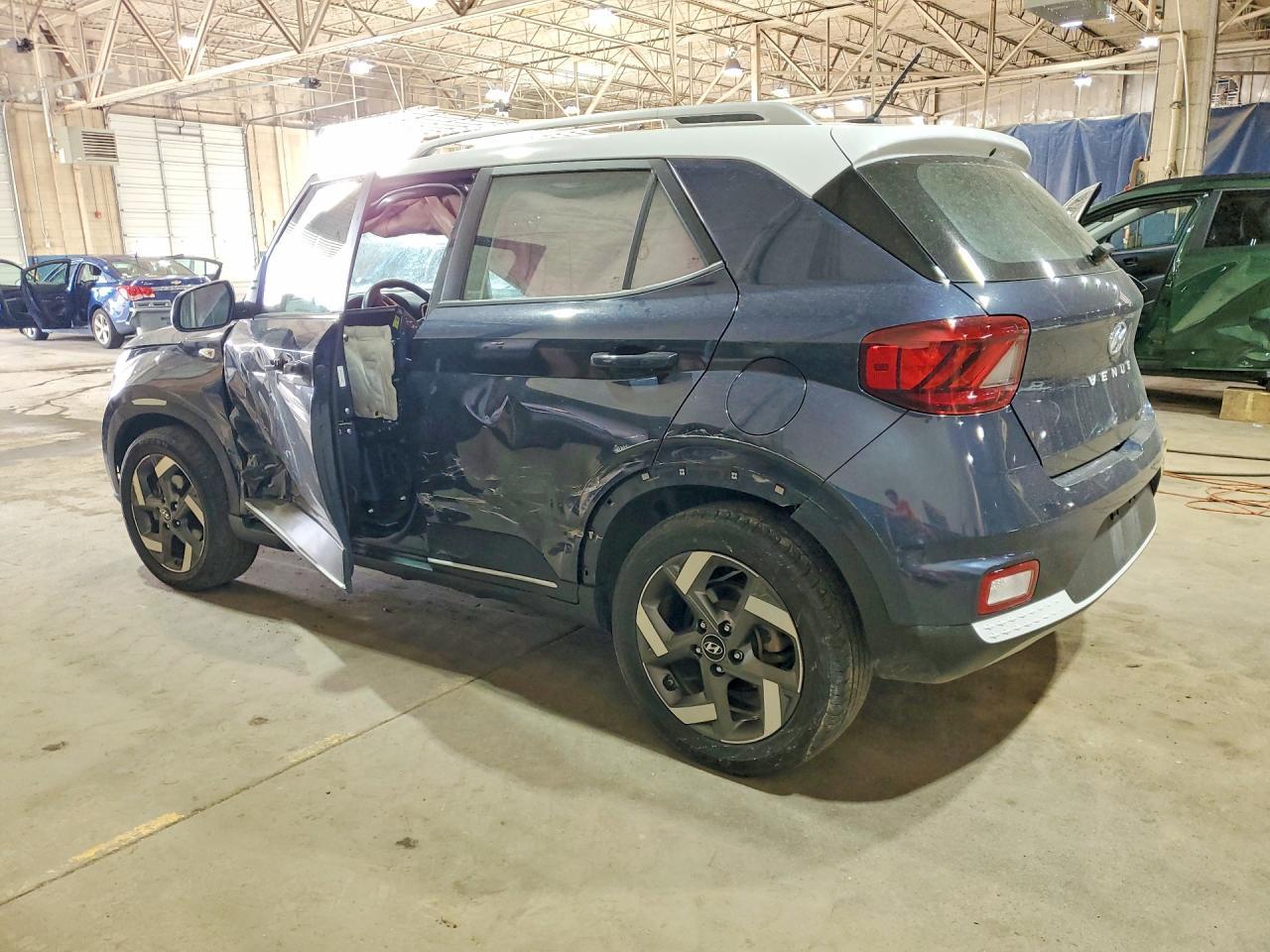 2024 Hyundai Venue Limited - Фото 2