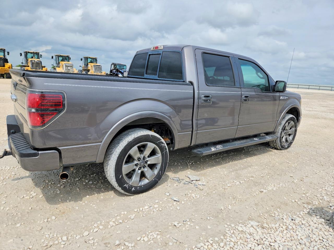 2011 Ford F150 Supercrew - Фото 3