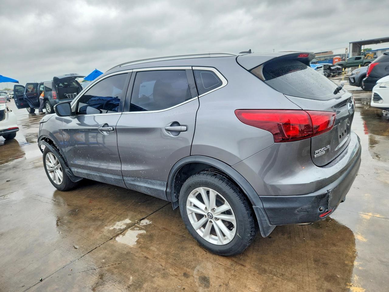 2019 Nissan Rogue Sport Sv - Image 2