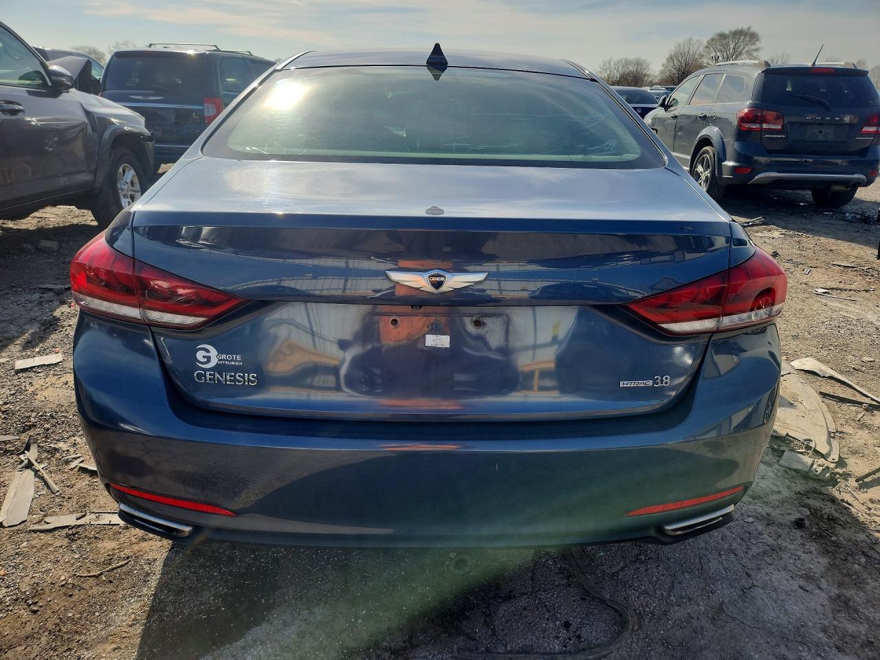 2015 Hyundai Genesis 3.8L - Фото 6
