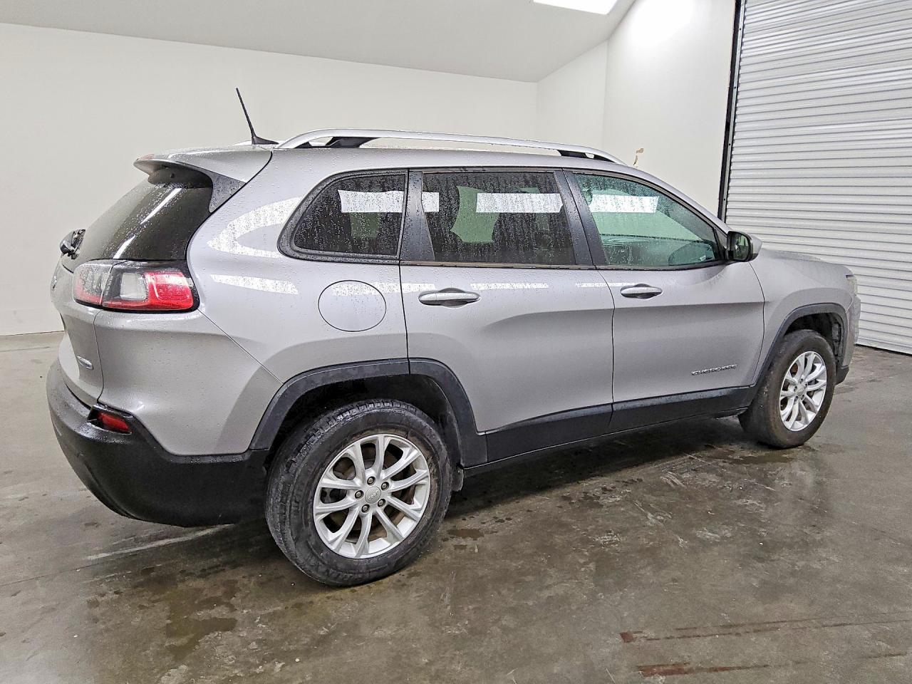 2020 Jeep Cherokee Latitude - Image 3