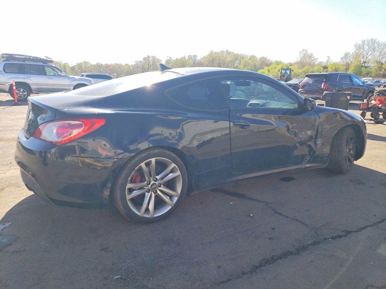 2011 Hyundai Genesis Coupe 2.0T - Image 3