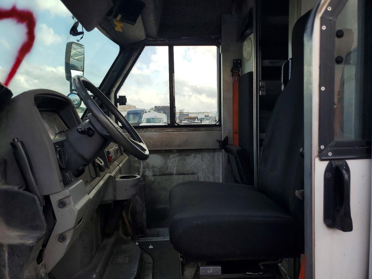 2015 Isuzu Reach Npr - Фото 7
