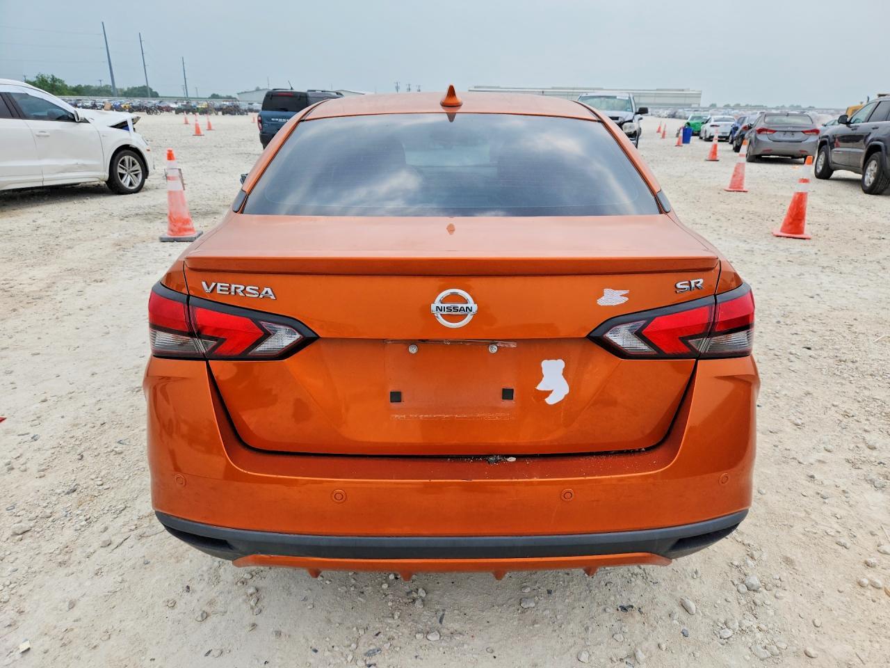2021 Nissan Versa Sr - Фото 6