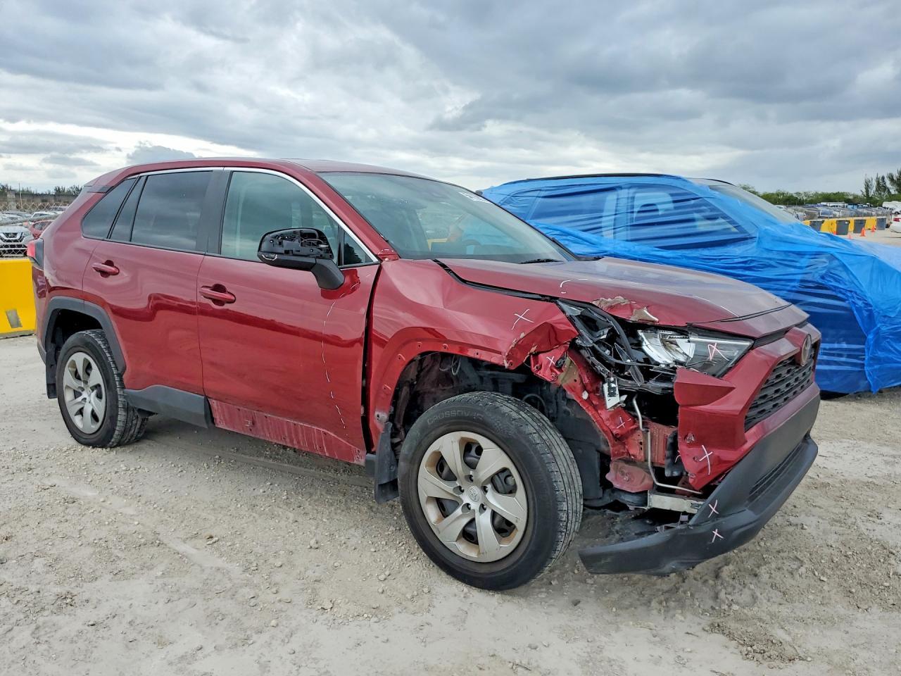2022 Toyota Rav4 Le - Image 4