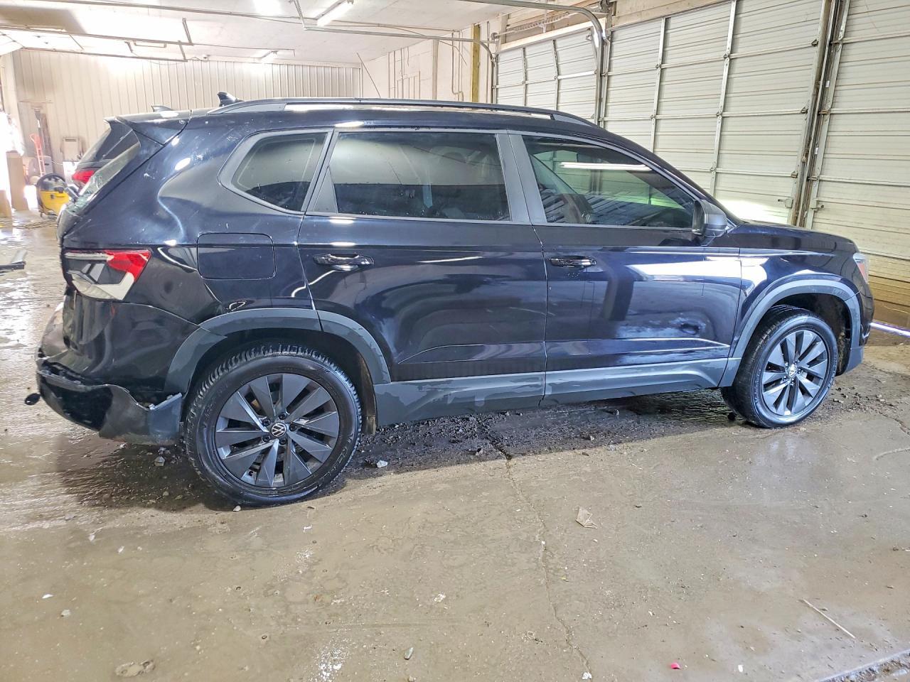 2022 Volkswagen Taos S - Фото 3