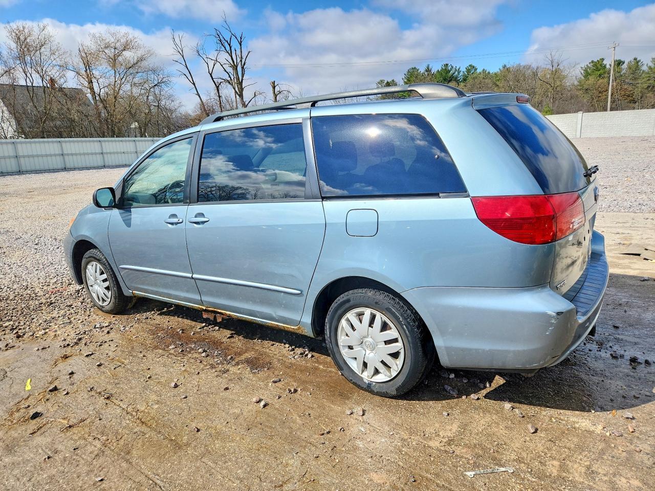 2005 Toyota Sienna Le 7 Passenger - Фото 2