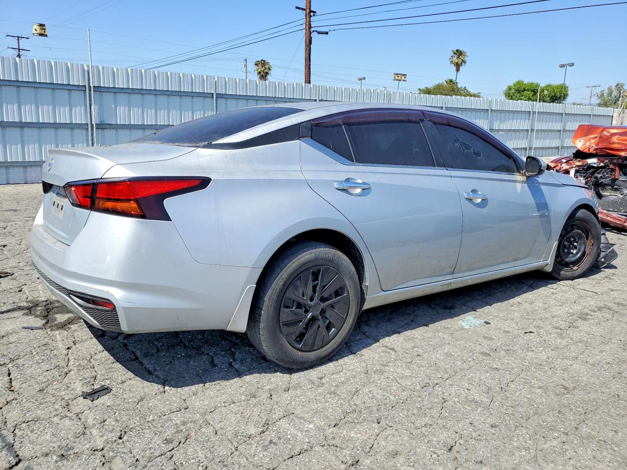 2022 Nissan Altima S - Фото 3