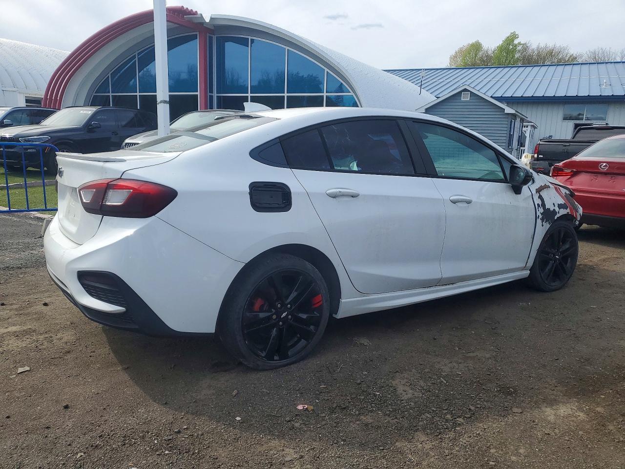 2018 Chevrolet Cruze Lt - Image 3
