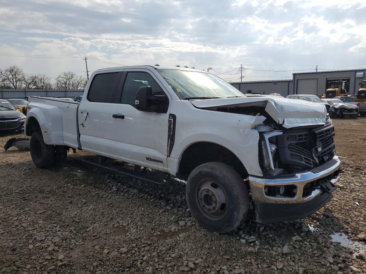 2024 Ford F350 Xl Drw 4Wd 6.7L V8 Tdsl Crew Cab - Фото 4