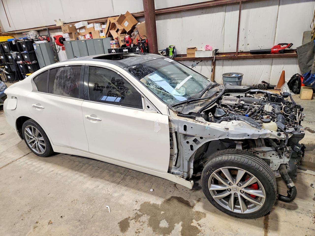 2016 Infiniti Q50 2.0T - Image 4