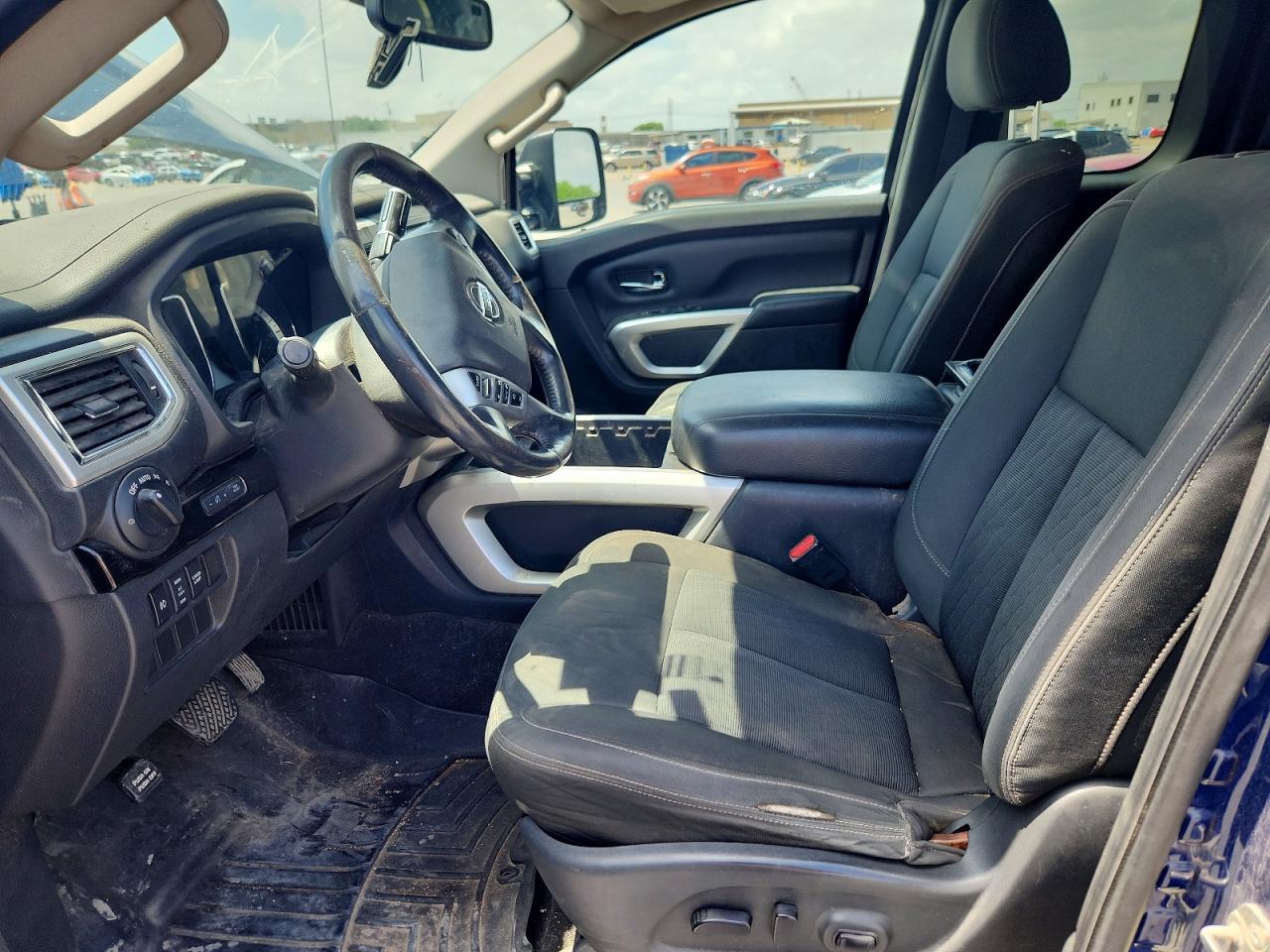 2017 Nissan Titan Xd Sv - Image 7