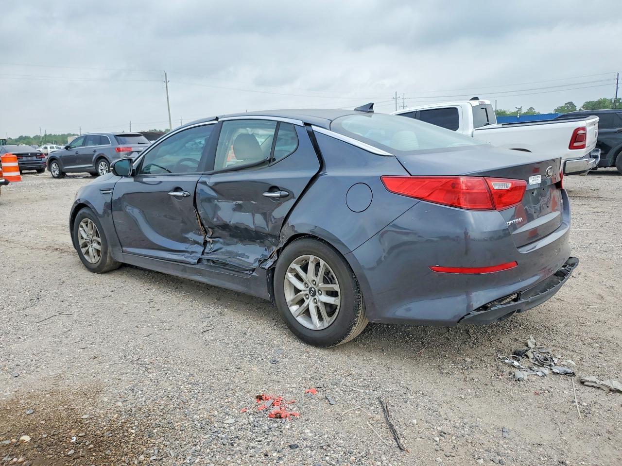 2015 Kia Optima 4D Lx - Фото 2
