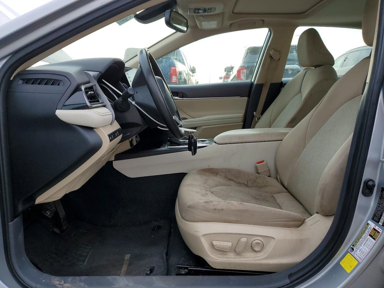 2022 Toyota Camry Le - Фото 7