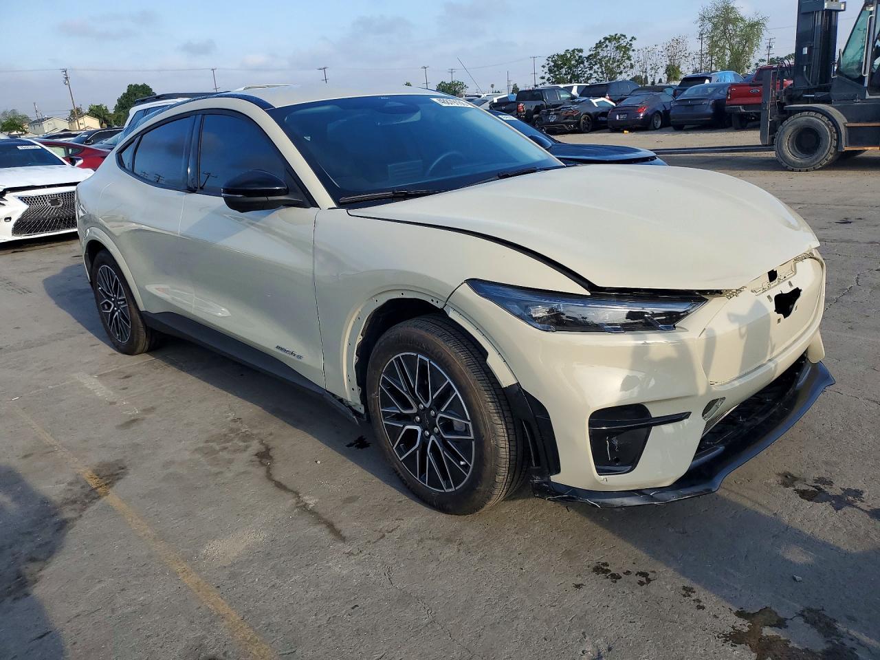 2025 Ford Mustang Mach-E Premium - Image 4