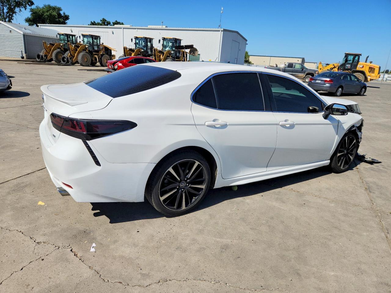 2018 Toyota Camry Se - Фото 3