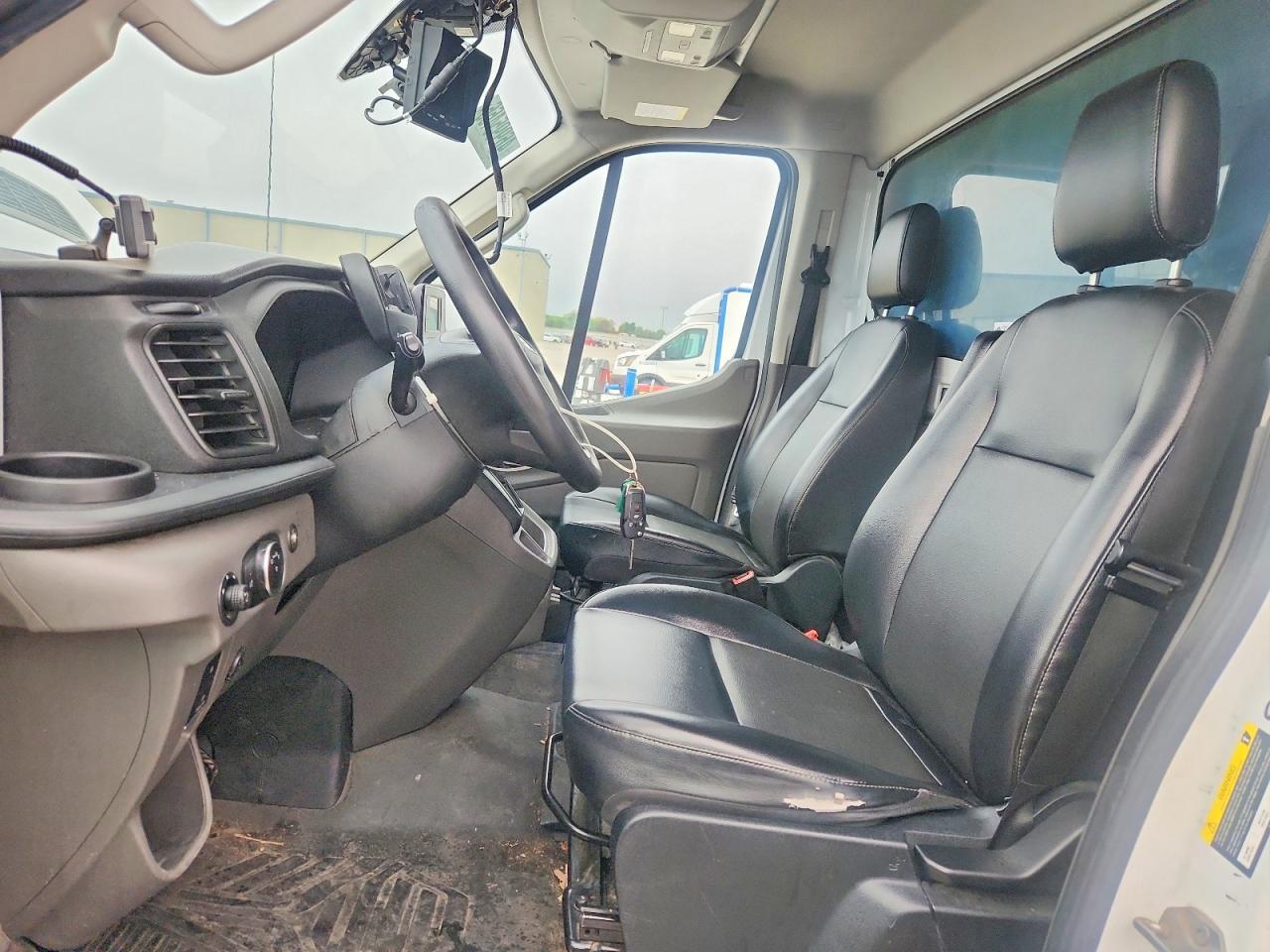 2022 Ford Transit Delivery Truck - Фото 7
