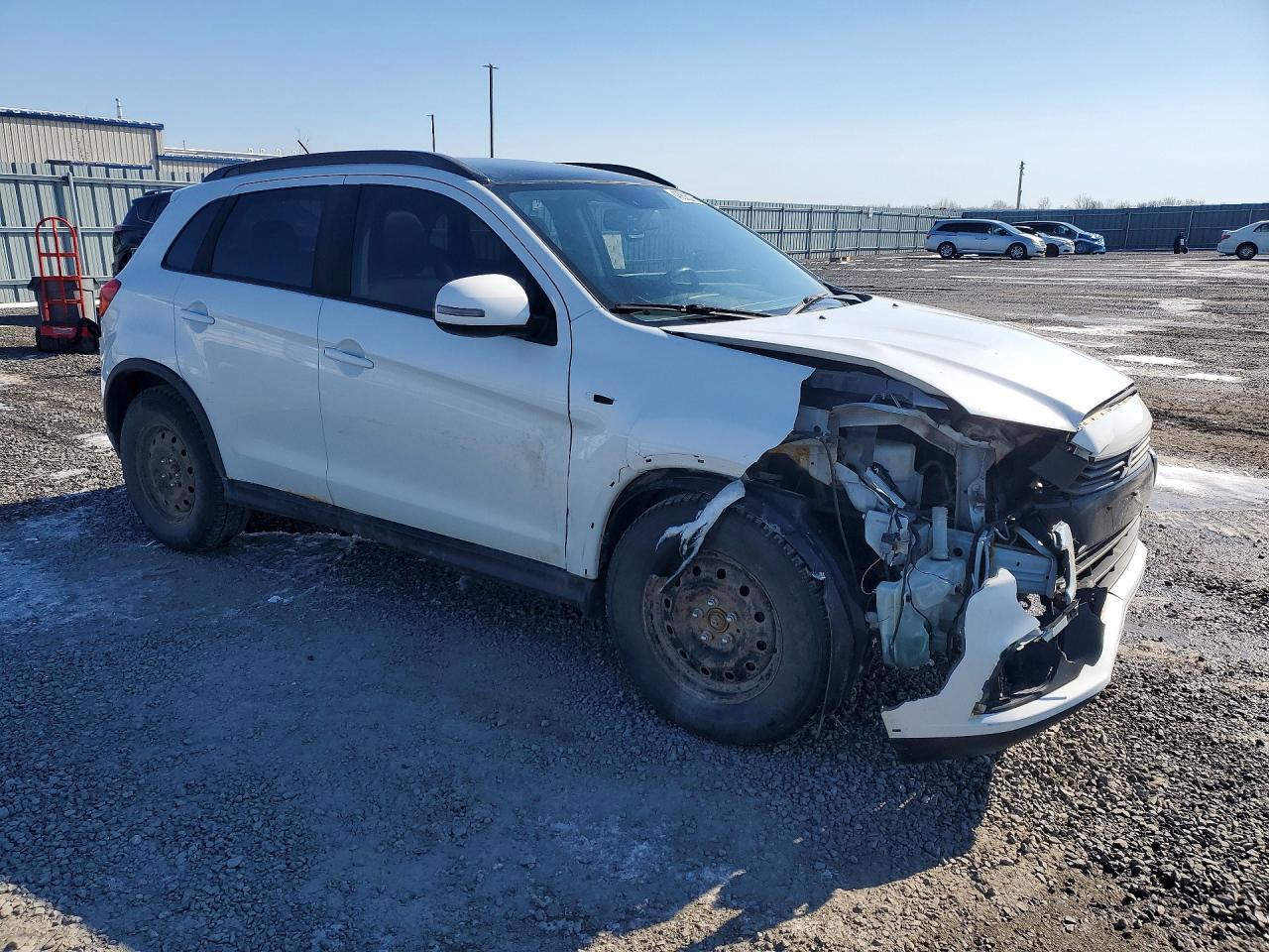 2016 Mitsubishi Rvr - Image 4