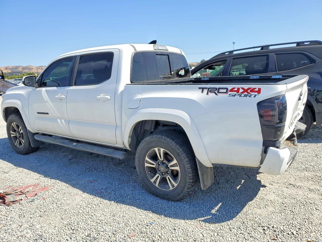 2018 Toyota Tacoma Double Cab - Фото 2