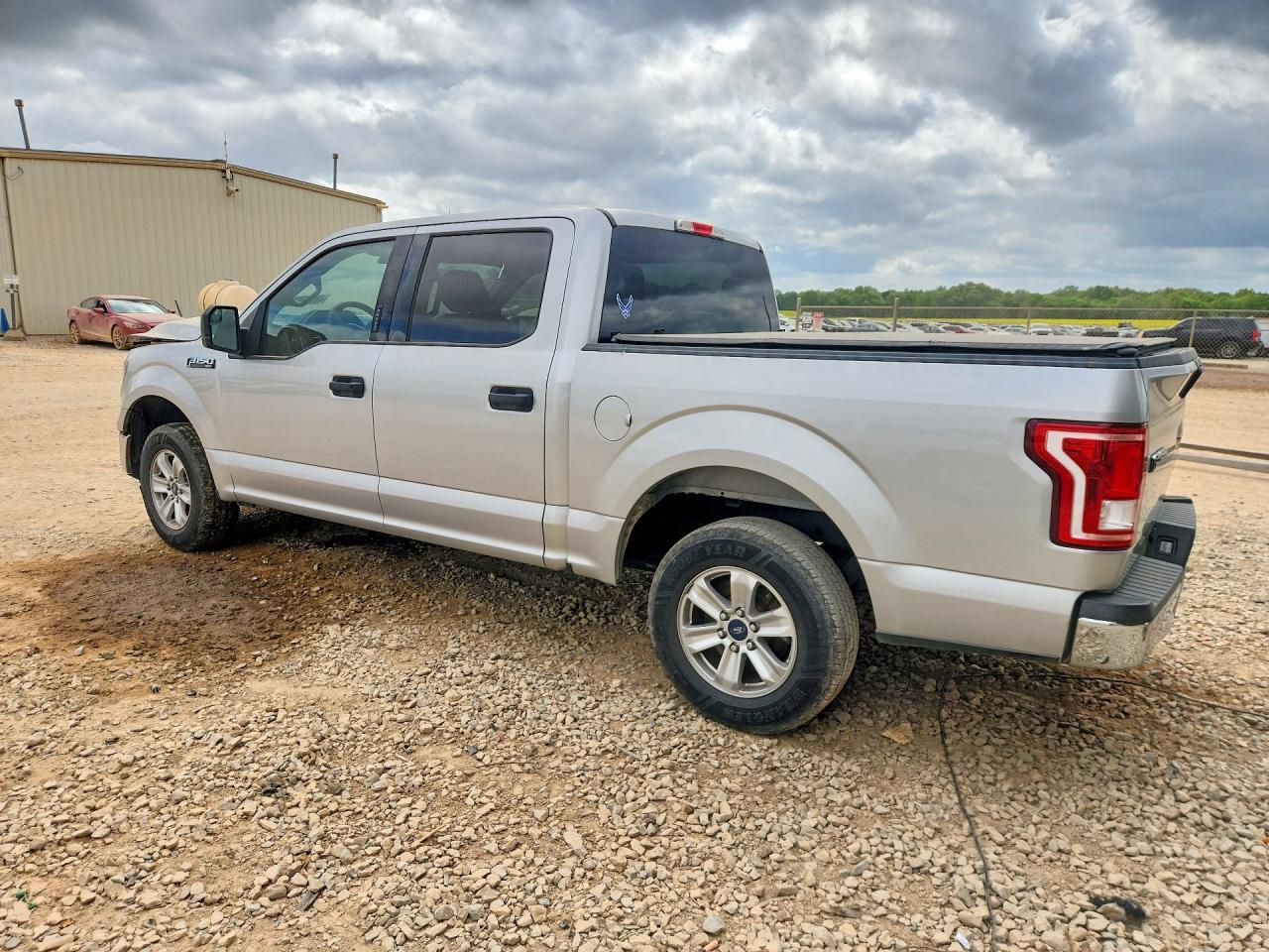 2017 Ford F150 Supercrew - Фото 2