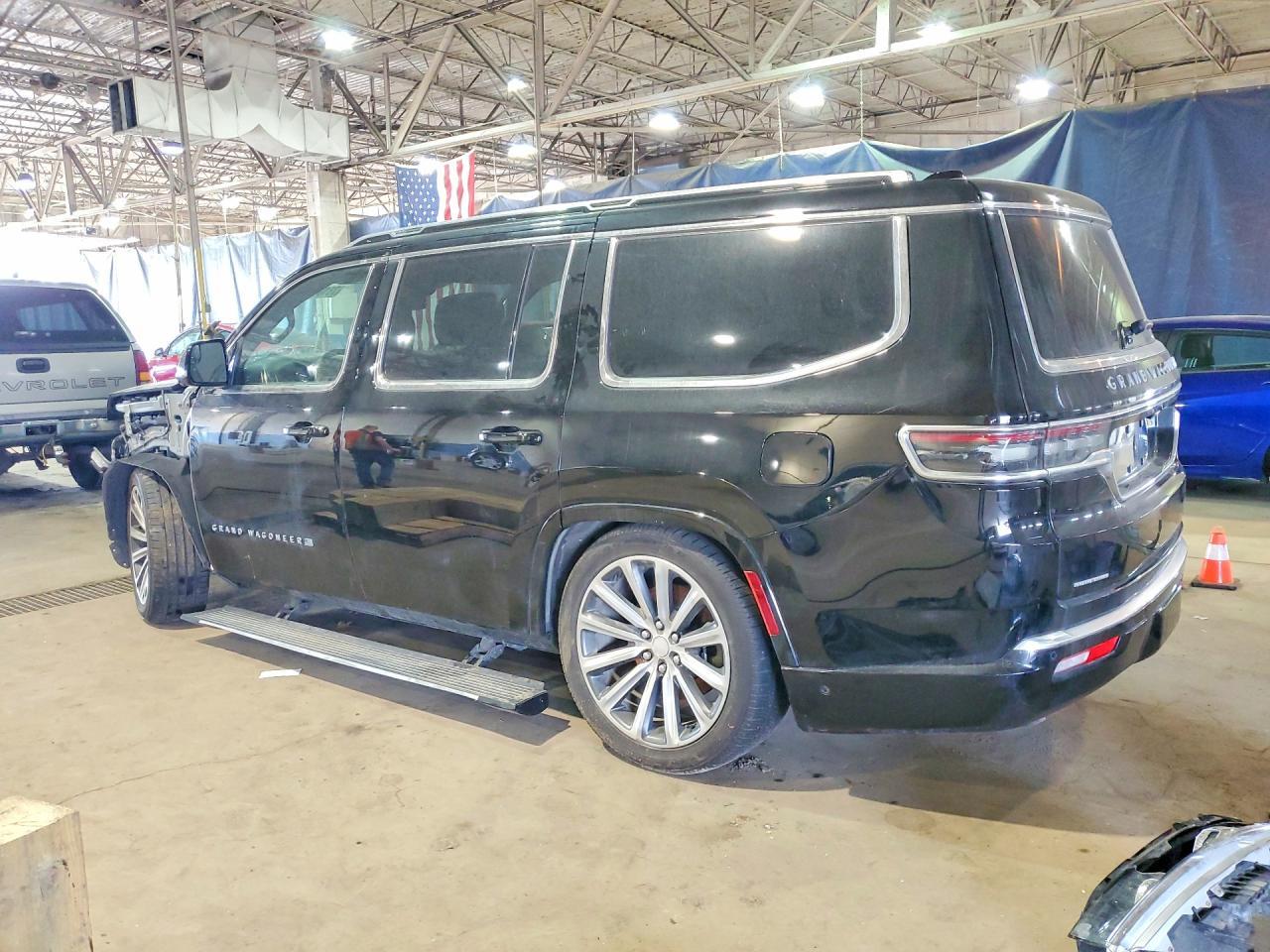 2022 Jeep Grand Wagoneer Series Ii - Image 2