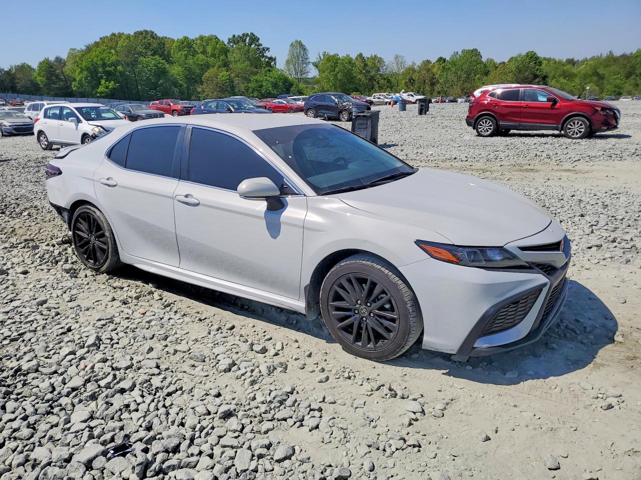 2023 Toyota Camry Se - Image 4