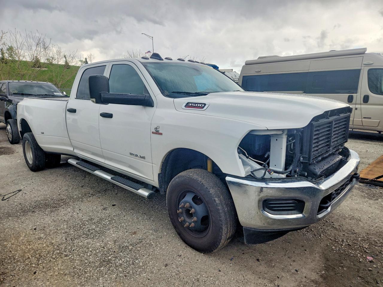 2022 Ram 3500 Tradesman - Фото 4