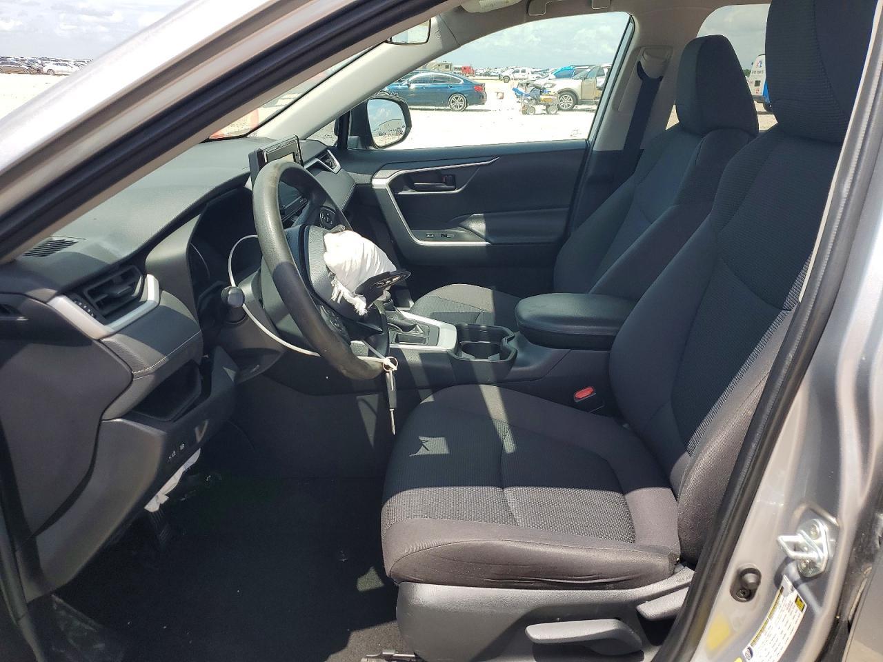 2020 Toyota Rav4 Le - Фото 7