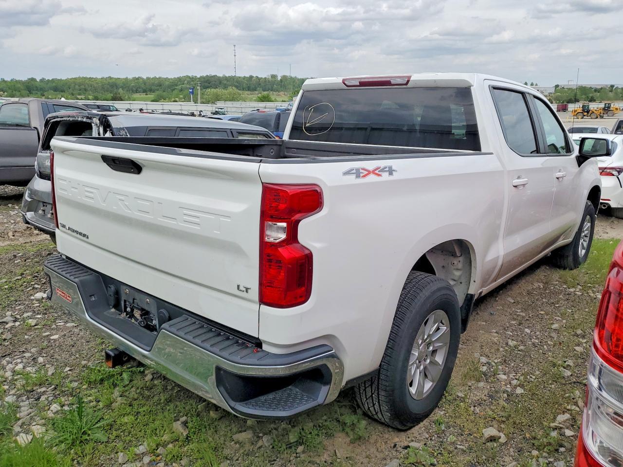 2022 Chevrolet Silverado Ltd K1500 Lt - Image 3