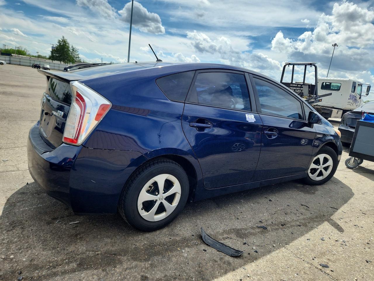 2012 Toyota Prius Two - Фото 3