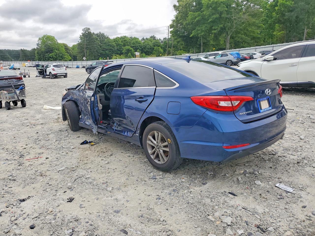 2017 Hyundai Sonata Se - Фото 2