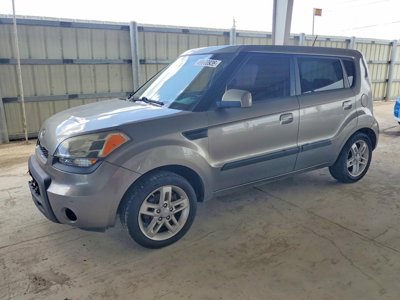 2010 Kia Soul +