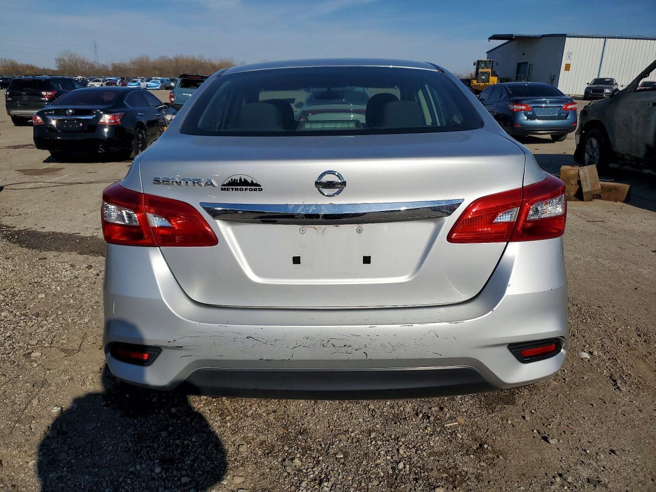 2018 Nissan Sentra S - Image 6